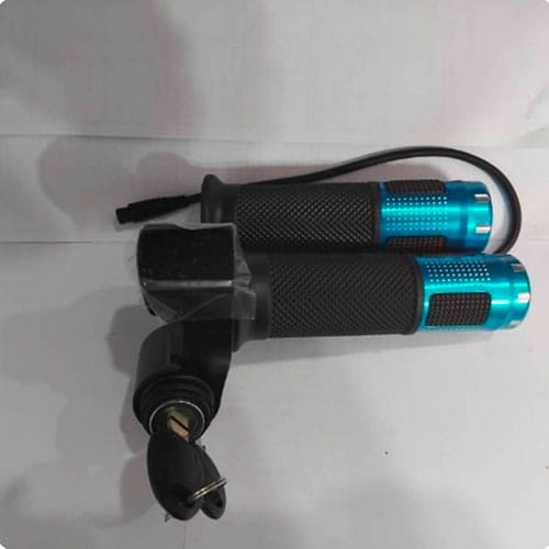 دسته-گاز-اسکوتر-صندلی-دار-سوئیچ-دار دسته گاز اسکوتر صندلی دار سوئیچ دار